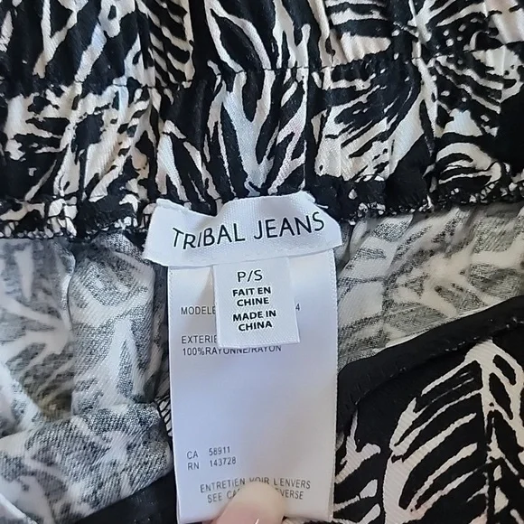 Women's Tribal Jeans Black Foral Print Shorts Sz Small - Picture 6 of 8
